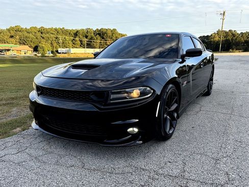 Used 2019 Dodge Charger Scat Pack RWD image 1