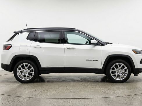 Used 2025 Jeep Compass Limited image 11