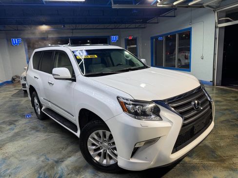 Used 2017 Lexus GX 460 image 4