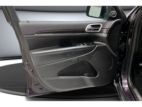 Used 2019 Jeep Grand Cherokee Limited w/ Luxury Group II image 24