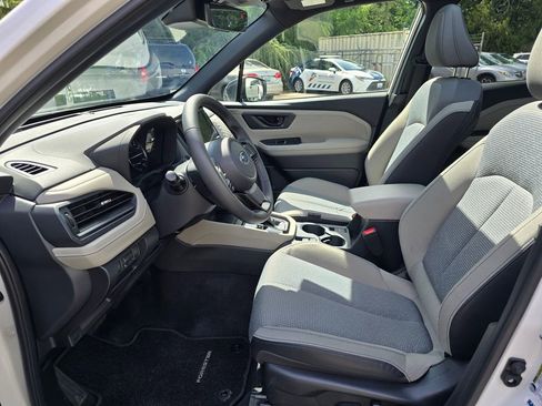 Certified 2025 Subaru Forester Premium AWD/4WD image 8