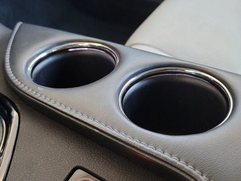 Used 2016 Toyota Avalon Limited w/ Toyota Safety Sense Package image 23