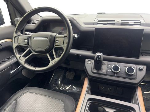 Used 2023 Land Rover Defender 130 X-Dynamic SE image 57