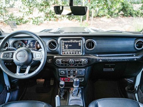 Used 2023 Jeep Wrangler Unlimited Rubicon 4xe AWD/4WD image 12
