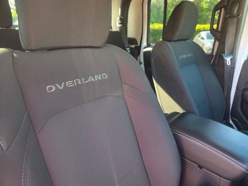 Used 2021 Jeep Gladiator Overland AWD/4WD image 15