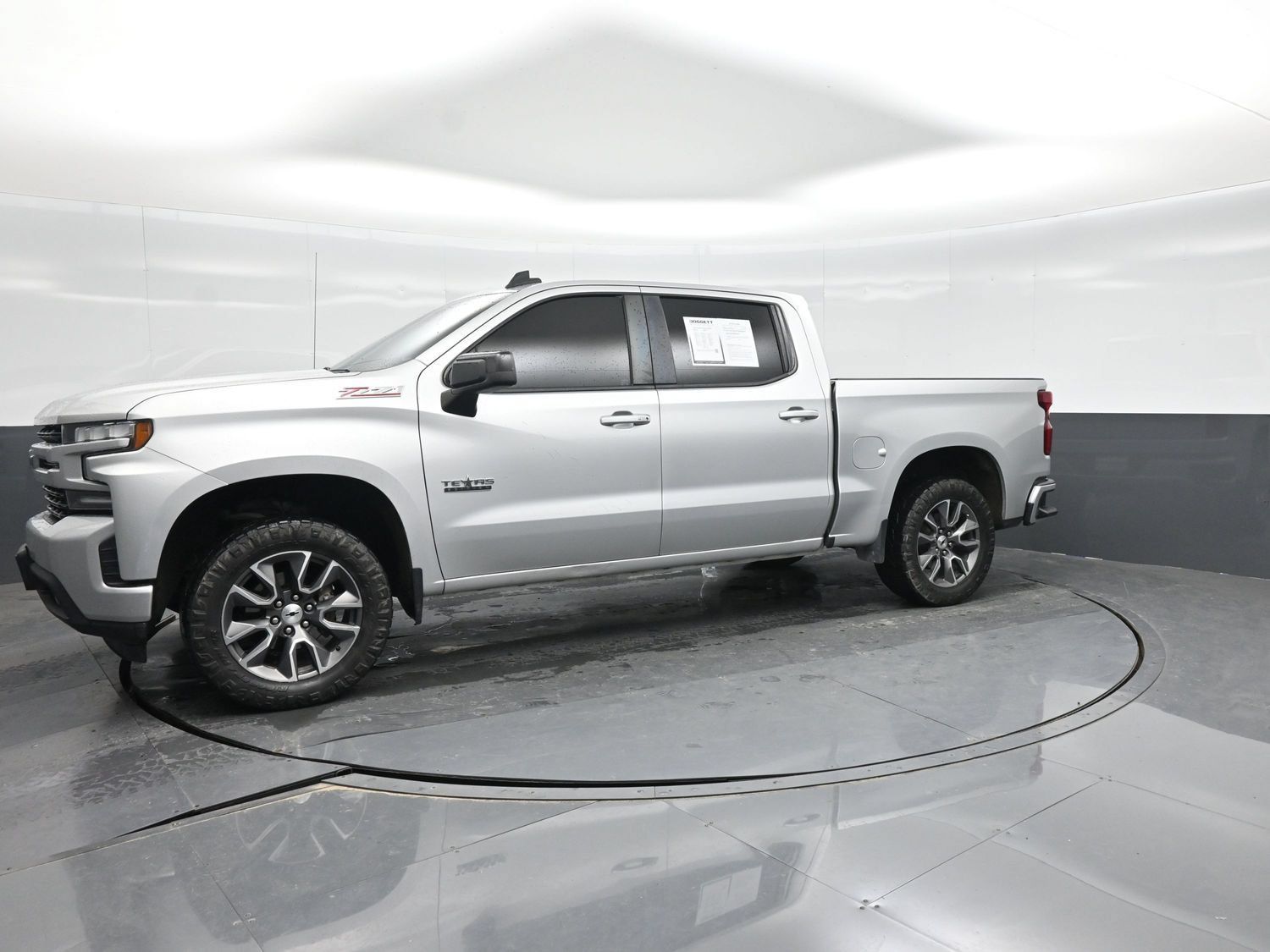 Used 2020 Chevrolet Silverado 1500 RST AWD/4WD image 1