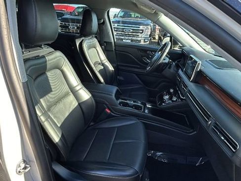 Used 2022 Lincoln Corsair Reserve image 11