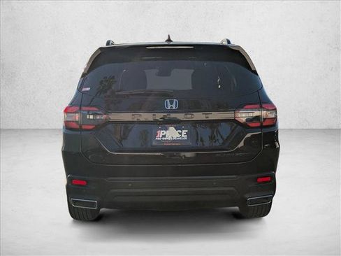 Used 2025 Honda Pilot Black Edition image 7