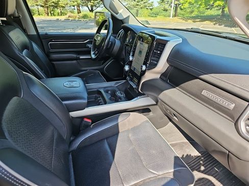 Used 2022 RAM 1500 Laramie AWD/4WD image 10