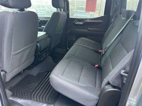 Used 2025 Chevrolet Silverado 1500 LT image 8