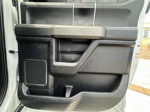 Used 2017 Ford F150 Raptor w/ Equipment Group 802A Luxury AWD/4WD image 37