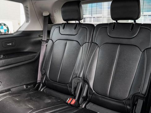 Used 2023 Jeep Grand Cherokee L Limited w/ Black Appearance Package image 18