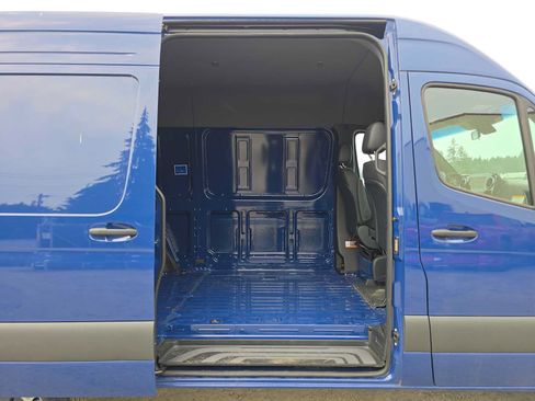 Used 2026 Mercedes-Benz Sprinter 2500 image 13