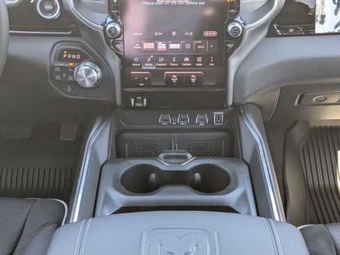 New 2026 RAM 1500 Laramie AWD/4WD image 18