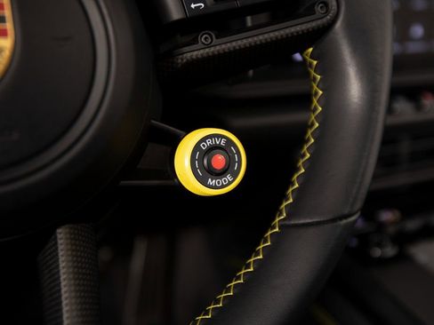 Certified 2022 Porsche 911 Targa 4 GTS image 30