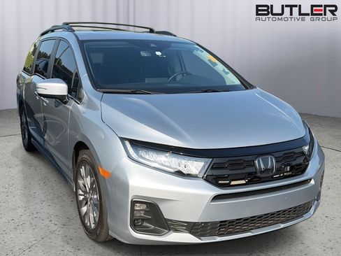 Used 2025 Honda Odyssey Touring image 5