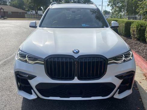 Used 2021 BMW X7 xDrive40i w/ M Sport Package AWD/4WD image 3