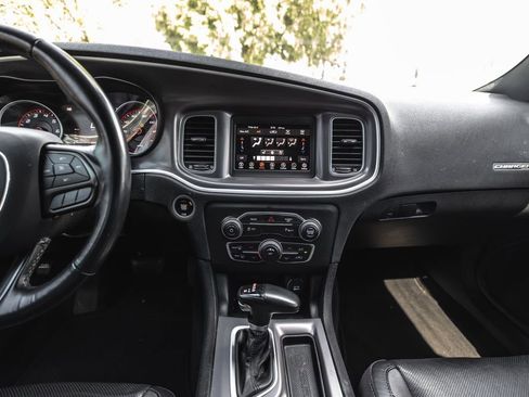 Used 2022 Dodge Charger SXT w/ Leather Interior Group RWD image 23