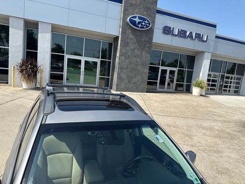 Used 2019 Subaru Outback 2.5i Limited AWD/4WD image 10