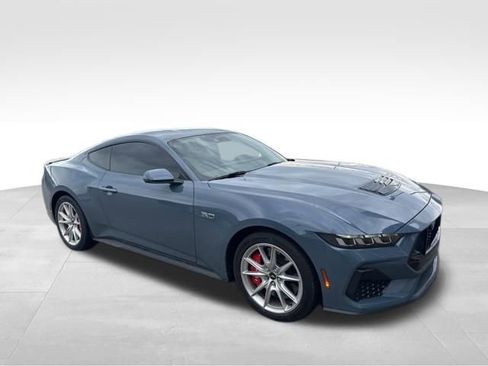 Used 2025 Ford Mustang GT Premium image 3