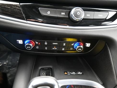 Used 2020 Buick Enclave Avenir w/ Avenir Technology Package image 17