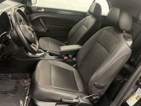 Used 2015 Volkswagen Beetle 1.8T FWD image 11