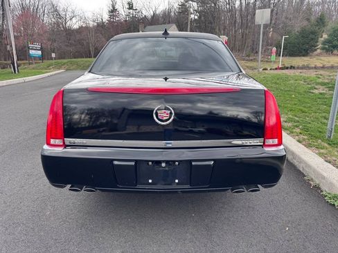 Used 2011 Cadillac DTS Limousine FWD image 4