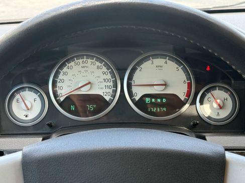 Used 2010 Dodge Grand Caravan SXT image 8