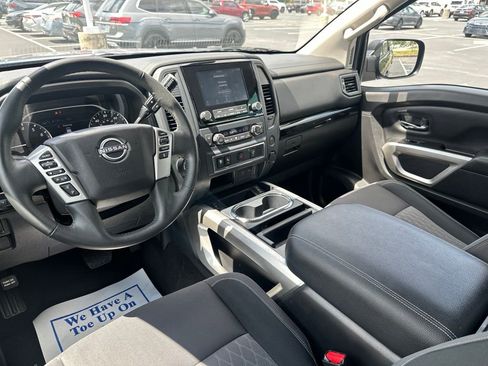 Used 2024 Nissan Titan SV w/ SV Convenience Package RWD image 27