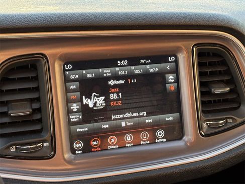 Used 2019 Dodge Challenger SXT image 6