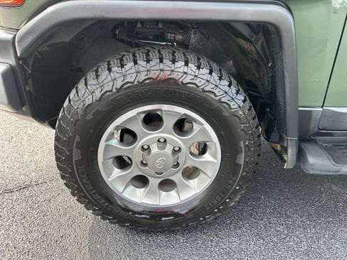 Used 2012 Toyota FJ Cruiser 4WD w/ Upgrade Pkg image 10