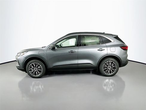 New 2026 Ford Escape SE FWD image 4