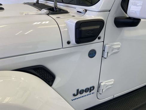 Used 2024 Jeep Wrangler High Altitude AWD/4WD image 8