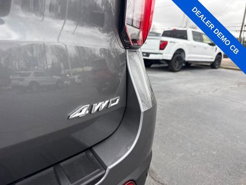 Used 2025 Ford Explorer Active w/ Active Comfort Package image 10