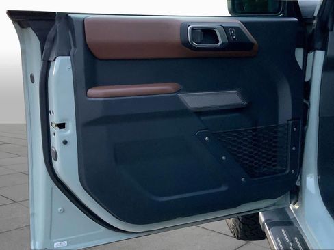 Used 2022 Ford Bronco Outer Banks AWD/4WD image 21