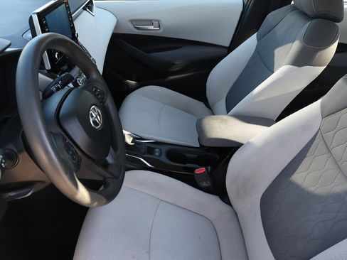 Used 2020 Toyota Corolla LE image 12