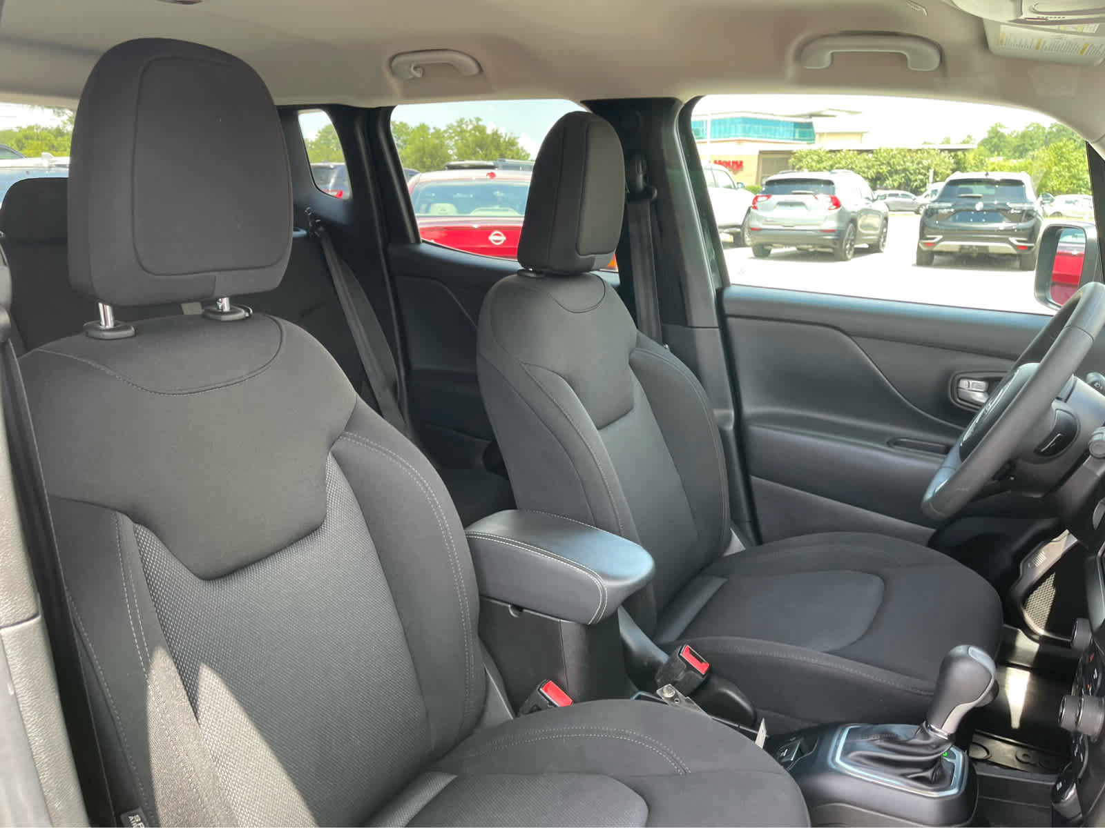 Used 2023 Jeep Renegade Latitude AWD/4WD image 26