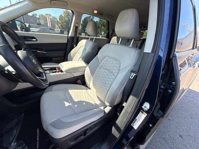 Used 2022 Nissan Pathfinder SV FWD image 5