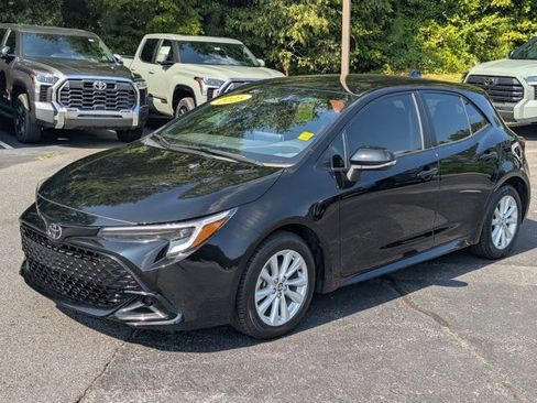 Used 2025 Toyota Corolla SE FWD image 3