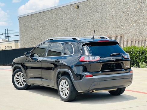 Used 2019 Jeep Cherokee Latitude w/ Popular Appearance Group FWD image 7