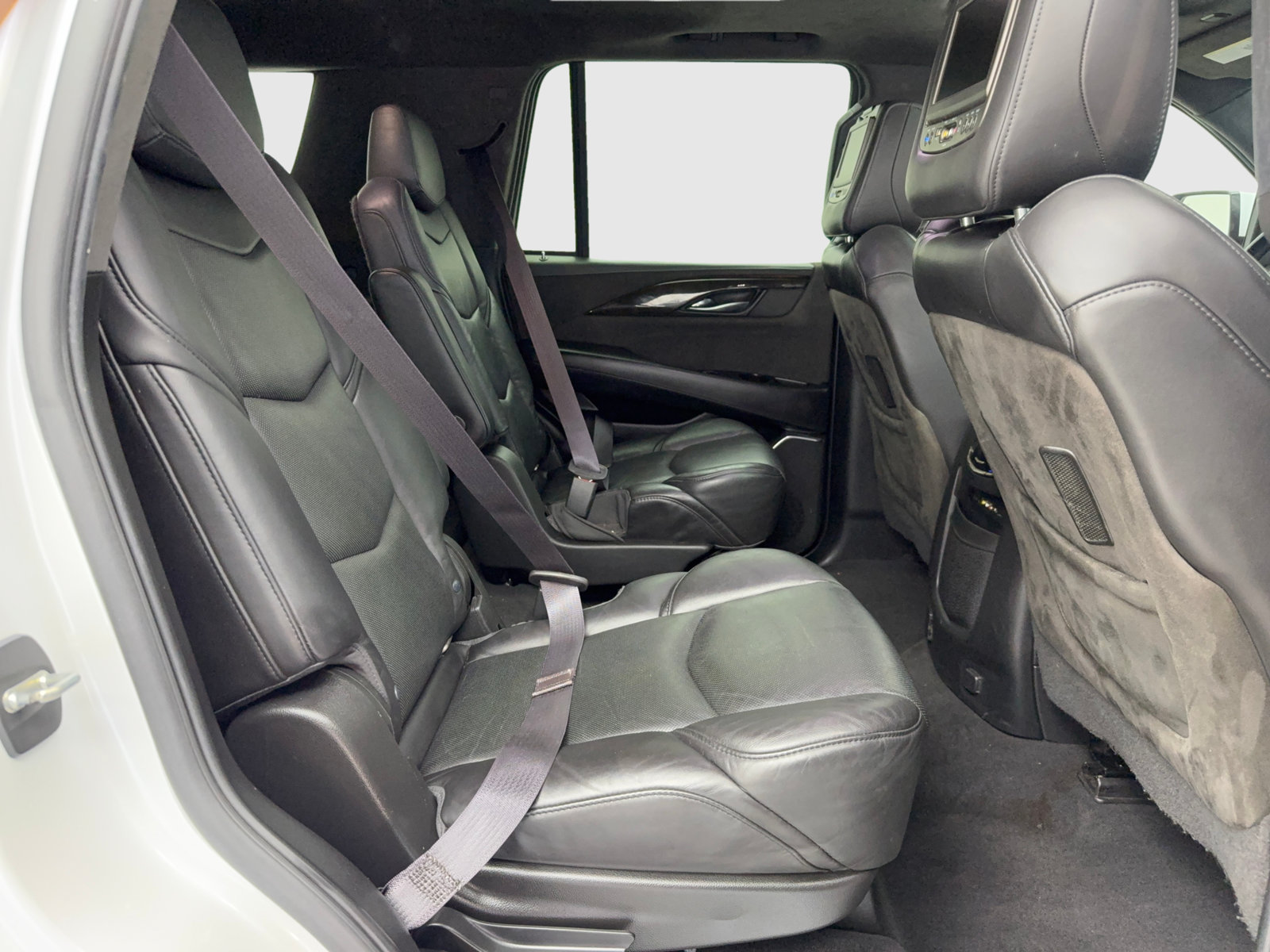 Used 2016 Cadillac Escalade Platinum AWD/4WD image 36