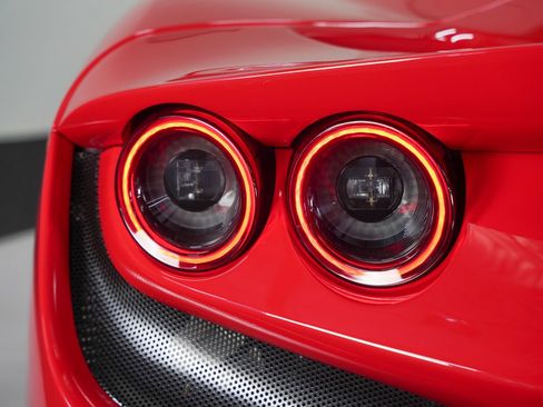 Used 2022 Ferrari F8 Tributo RWD image 20