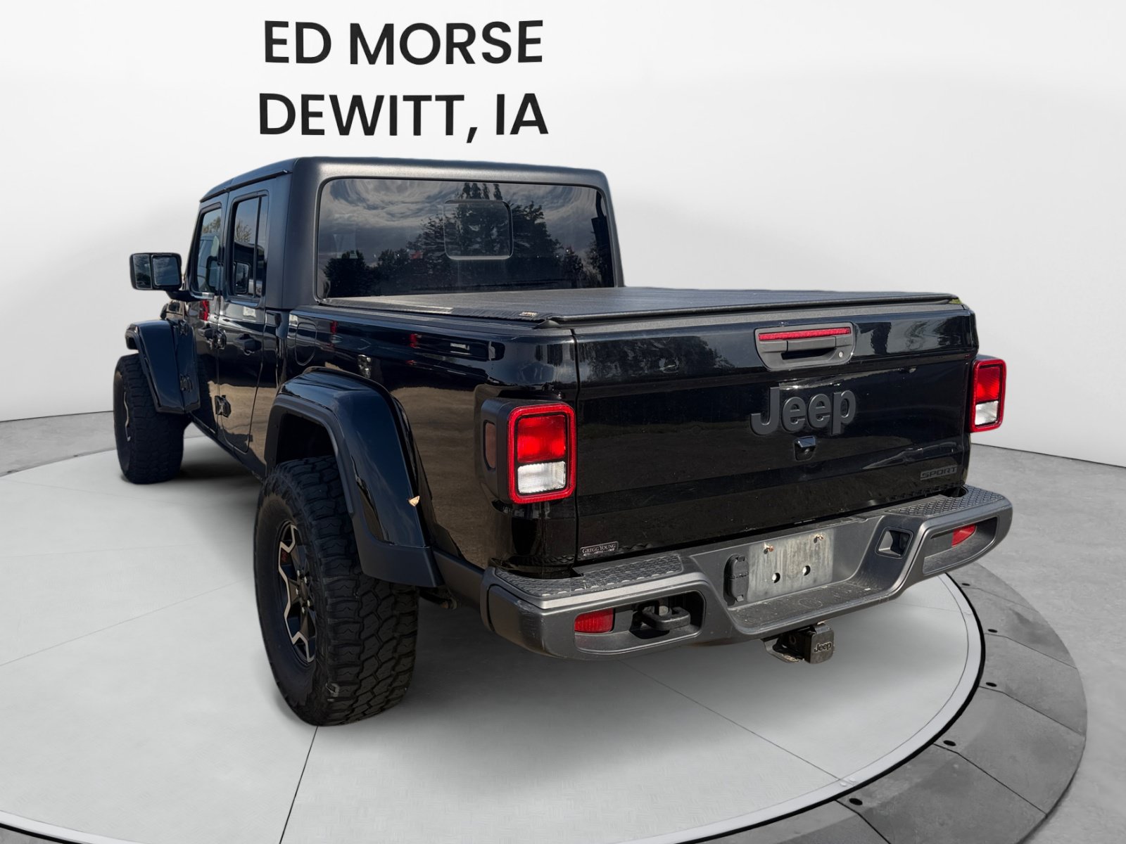 Used 2021 Jeep Gladiator Sport AWD/4WD image 3