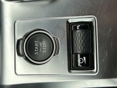 Used 2024 Jaguar F-PACE R-Dynamic S image 30