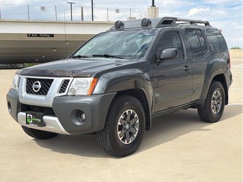Used 2014 Nissan Xterra PRO-4X AWD/4WD image 3