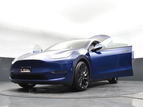 Used 2022 Tesla Model Y Performance AWD/4WD image 32