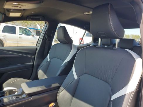 Used 2025 Toyota Camry SE image 13