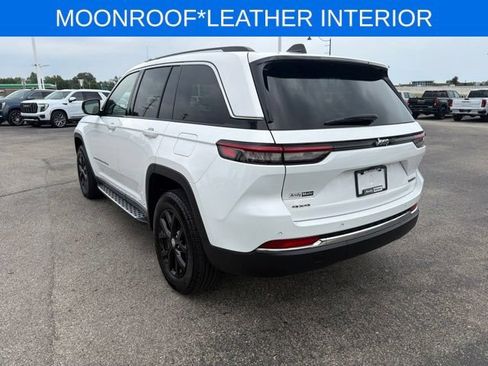 Used 2023 Jeep Grand Cherokee Limited w/ Trailer Tow Prep Group (B) AWD/4WD image 9