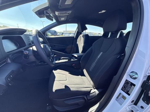 New 2026 Hyundai Elantra Sport FWD image 14