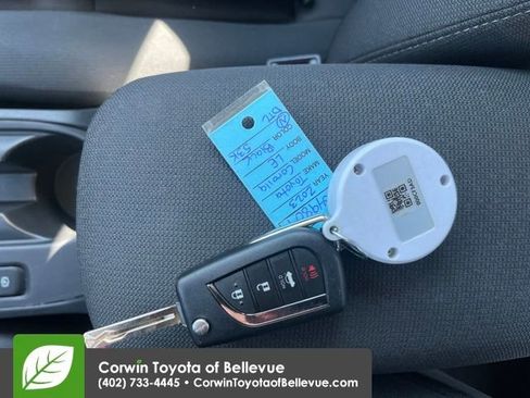 Used 2023 Toyota Corolla LE image 23
